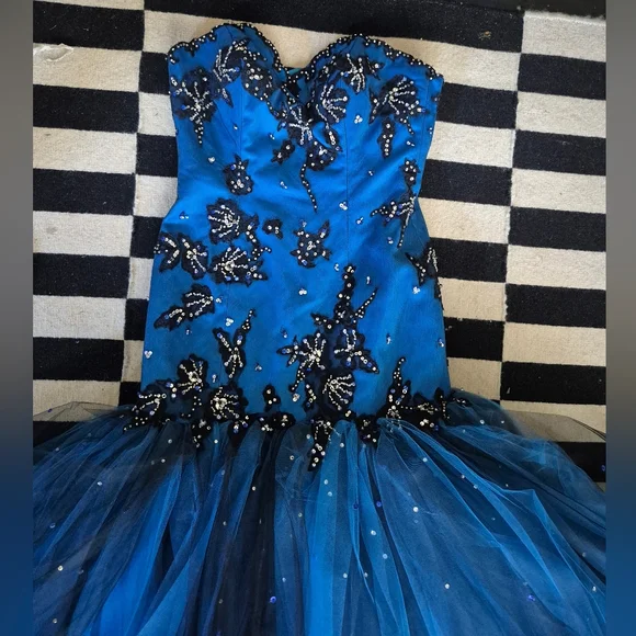 4 Madeline Gardener Blue and Black Prom Dress NwT - Picture 8 of 15